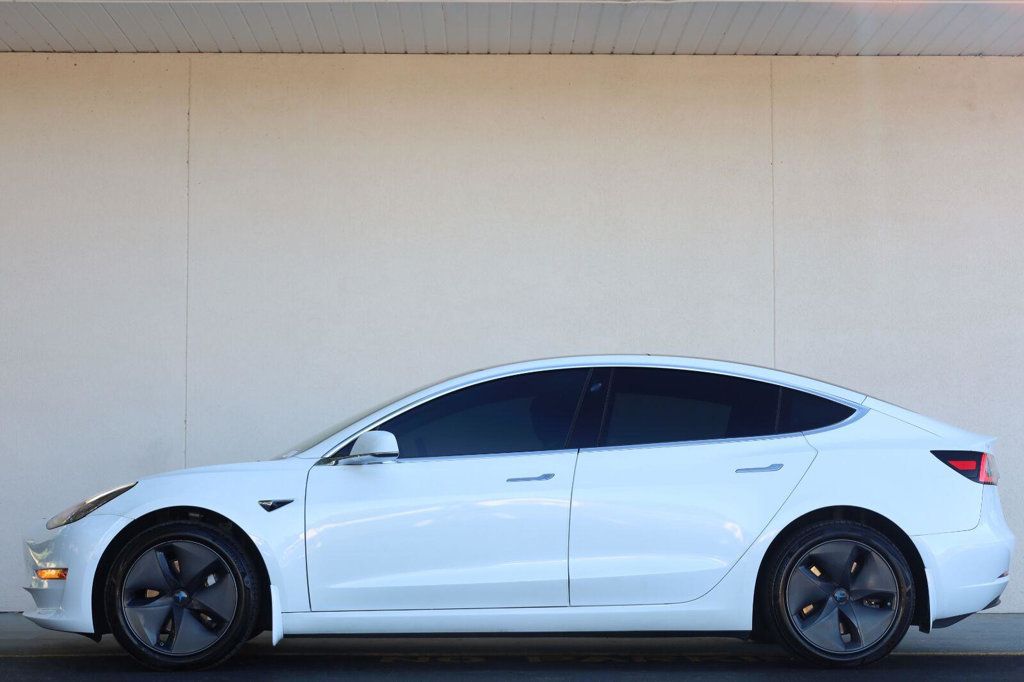 Tesla Model 3 photo 3