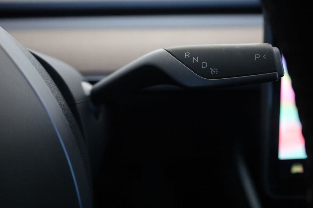 Tesla Model 3 photo 34