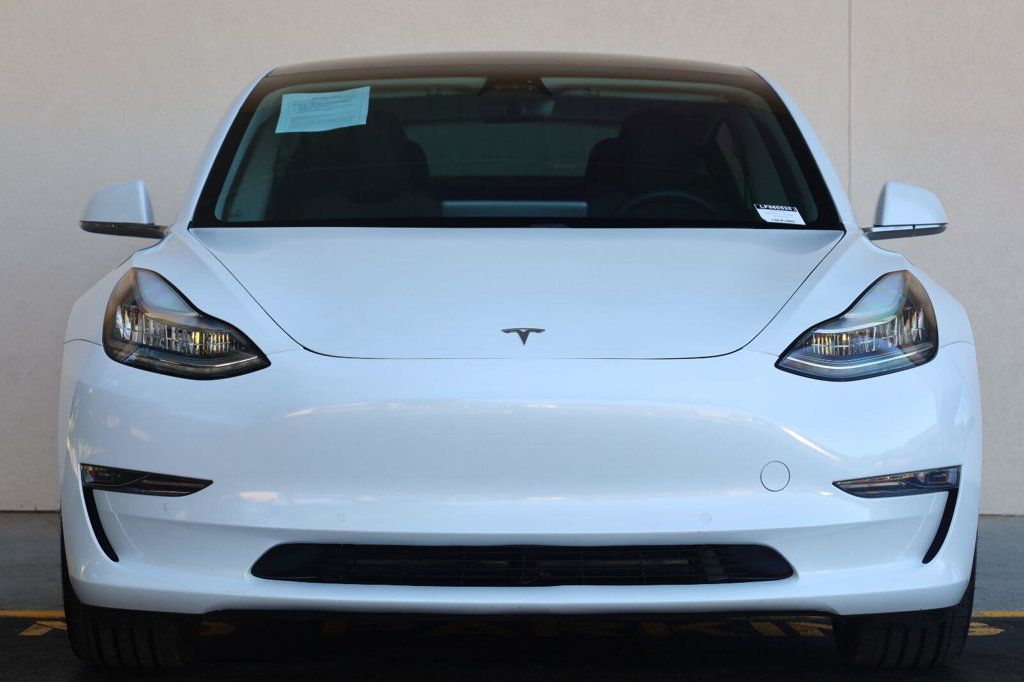 Tesla Model 3 photo 6
