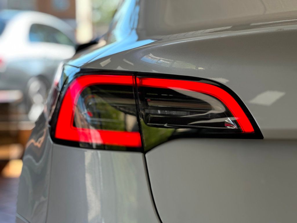 2020 Tesla Model 3 Standard Range Plus photo 12