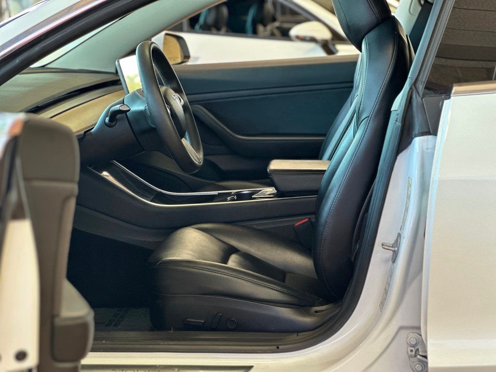 2020 Tesla Model 3 Standard Range Plus photo 15