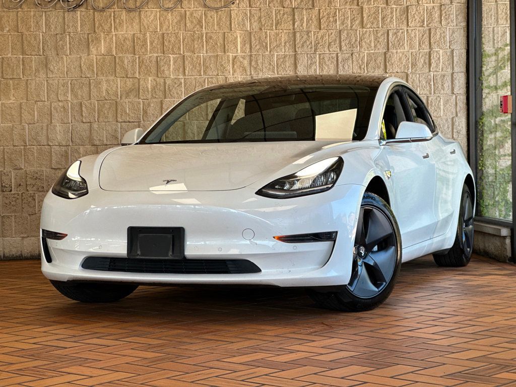 2020 Tesla Model 3 Standard Range Plus photo 2