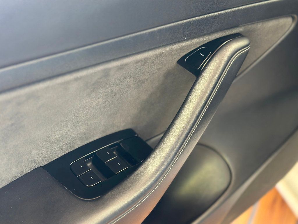 2020 Tesla Model 3 Standard Range Plus photo 19