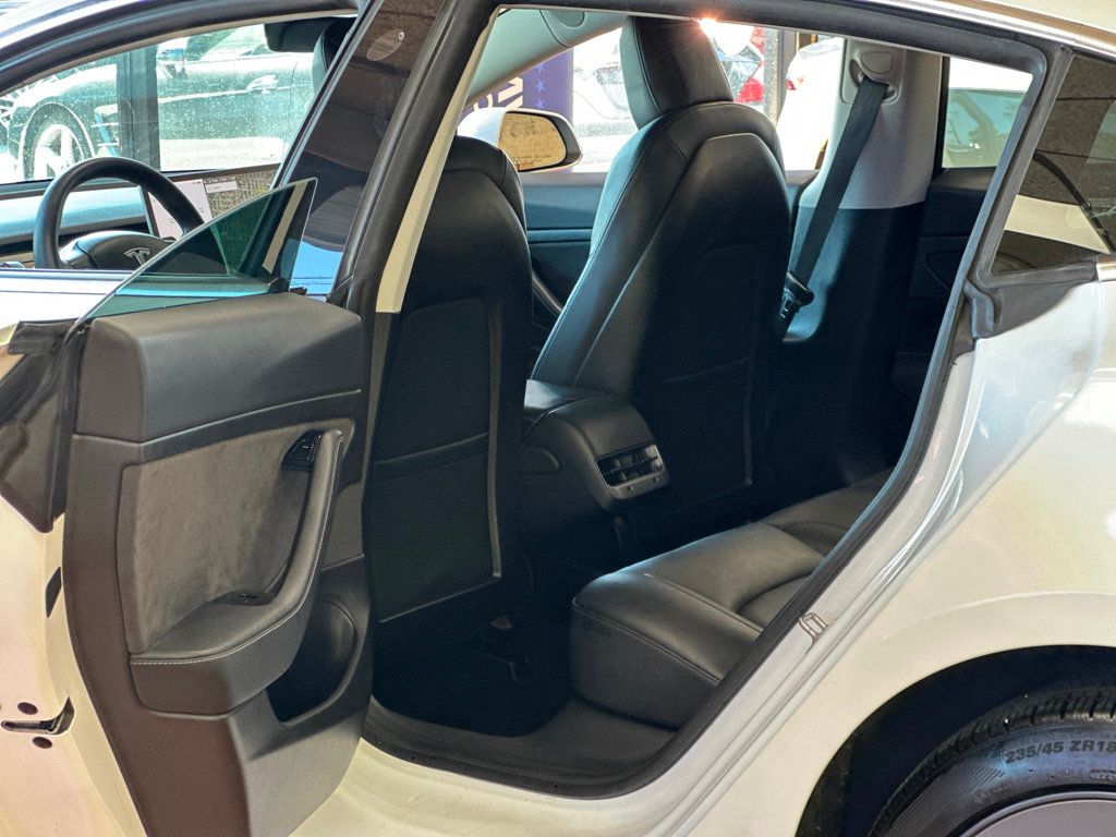 2020 Tesla Model 3 Standard Range Plus photo 21