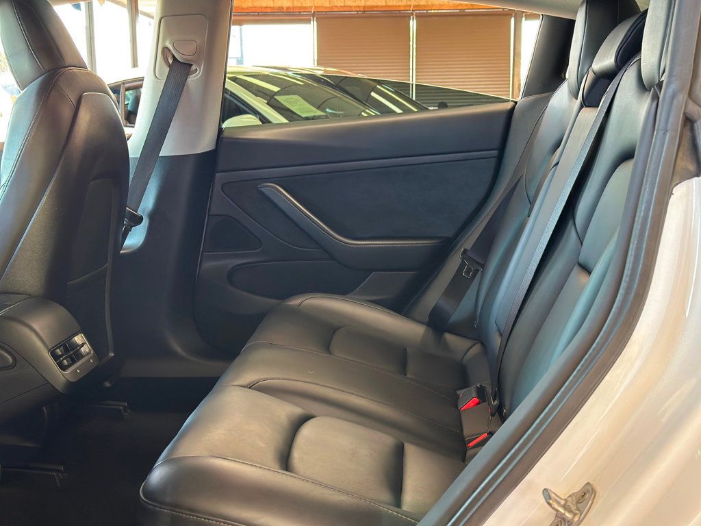 2020 Tesla Model 3 Standard Range Plus photo 22