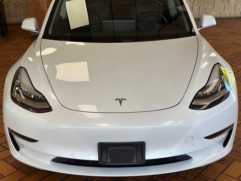 2020 Tesla Model 3 Standard Range Plus photo 4