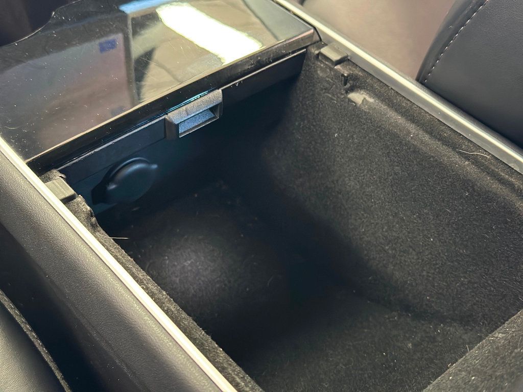 2020 Tesla Model 3 Standard Range Plus photo 45