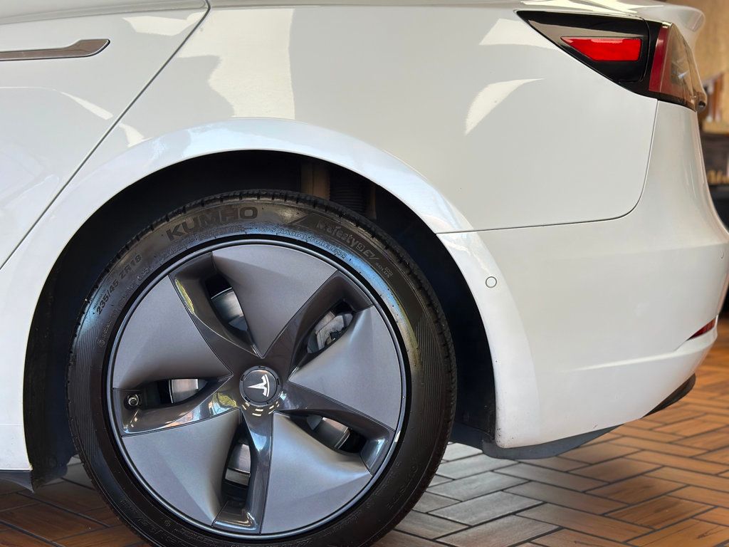 2020 Tesla Model 3 Standard Range Plus photo 8