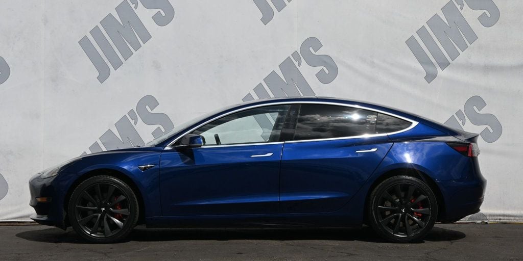 2020 Tesla Model 3 Standard Range Plus photo 3