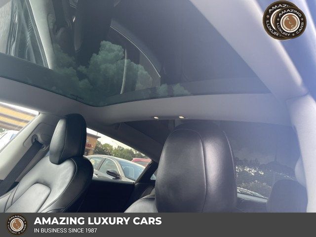 2020 Tesla Model 3 Standard Range Plus's photo
