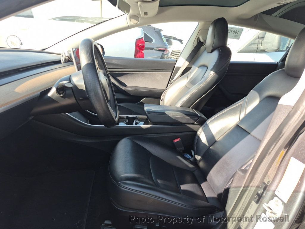 Tesla Model 3 photo 2
