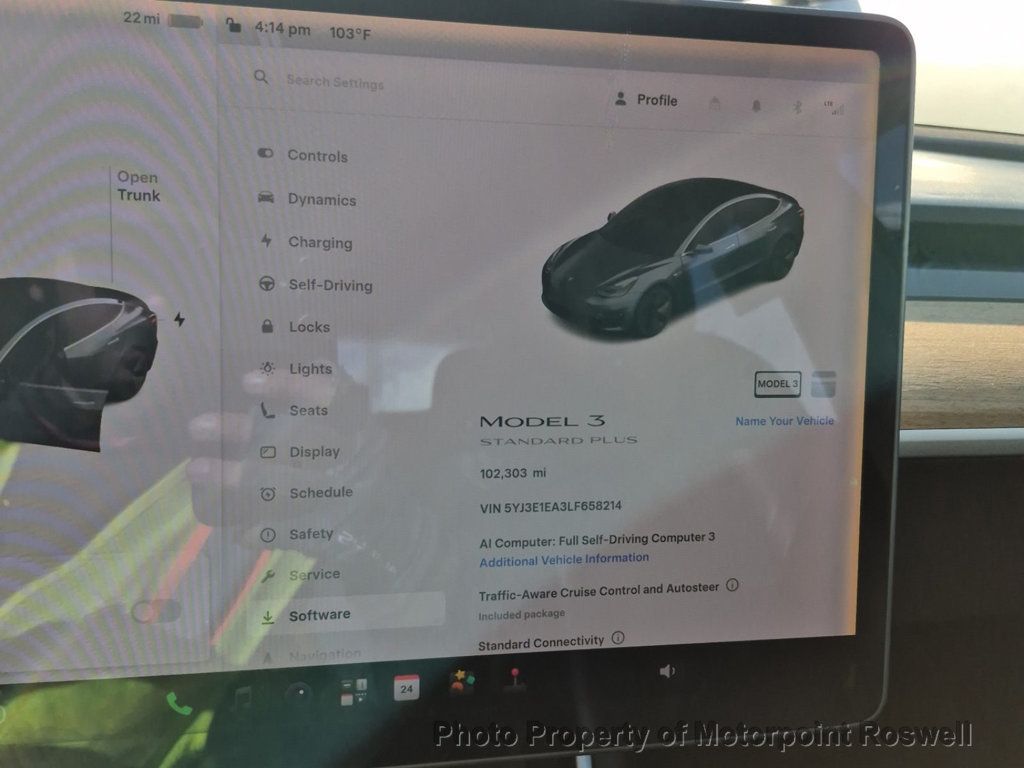 Tesla Model 3 photo 3