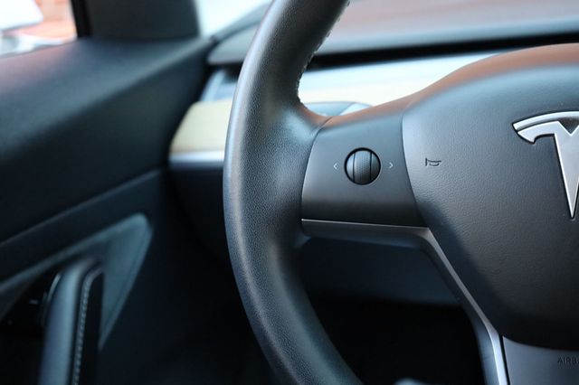 2020 Tesla Model 3 Standard Range Plus RWD - 22932742 - 29