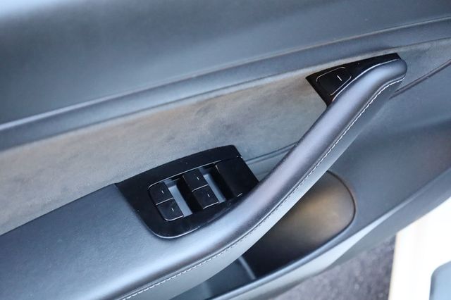 2020 Tesla Model 3 Standard Range Plus RWD - 22932742 - 31