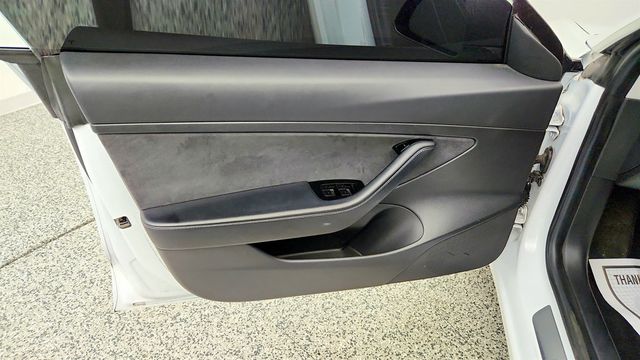 2020 Tesla Model 3 Standard Range Plus RWD w/ Traffic-Aware Cruise Control - 23035202 - 10