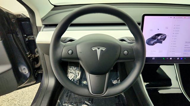 2020 Tesla Model 3 Standard Range Plus w/ White and Black Premium Interior - 23002784 - 12