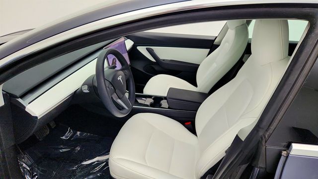 2020 Tesla Model 3 Standard Range Plus w/ White and Black Premium Interior - 23002784 - 23