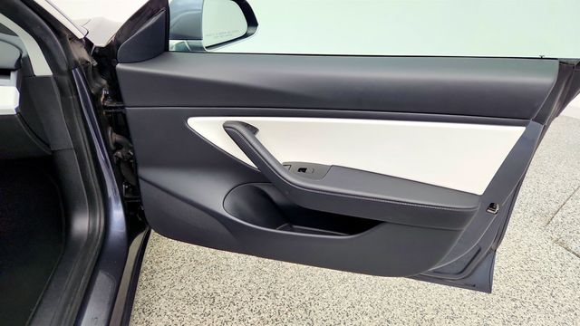 2020 Tesla Model 3 Standard Range Plus w/ White and Black Premium Interior - 23002784 - 29