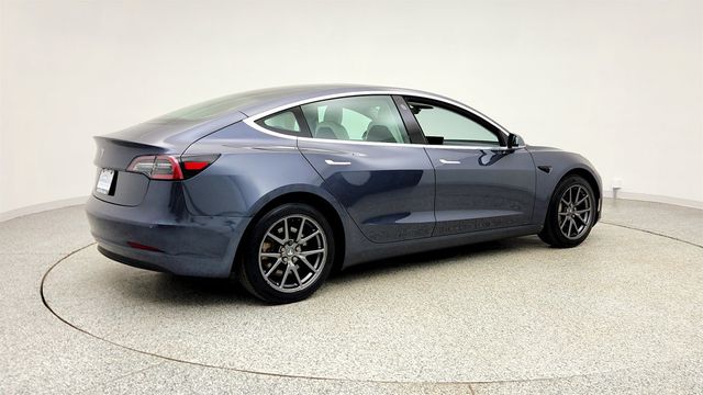 2020 Tesla Model 3 Standard Range Plus w/ White and Black Premium Interior - 23002784 - 4