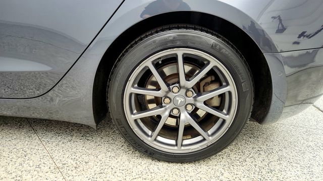 2020 Tesla Model 3 Standard Range Plus w/ White and Black Premium Interior - 23002784 - 8