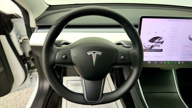 2020 Tesla Model 3 Standard Range Plus w/ White & Black Premium Interior - 23029343 - 12