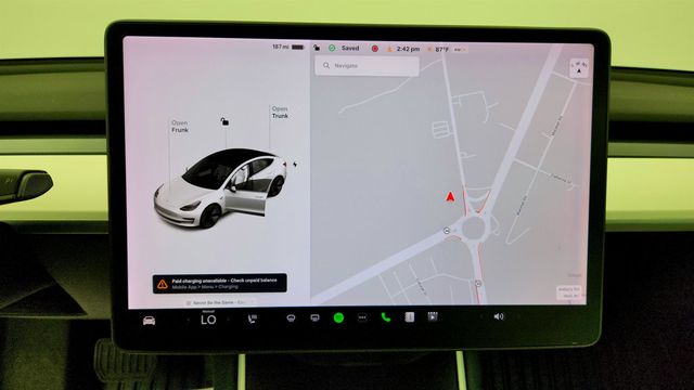 2020 Tesla Model 3 Standard Range Plus w/ White & Black Premium Interior - 23029343 - 21