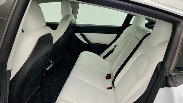 2020 Tesla Model 3 Standard Range Plus w/ White & Black Premium Interior - 23029343 - 24
