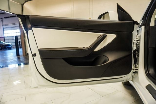 2020 Tesla Model 3 Standard Range RWD - 23065820 - 16