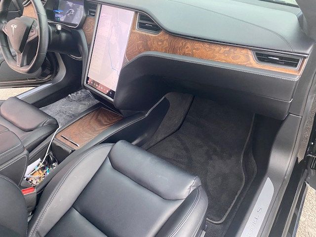 2020 Tesla Model S  - 21909040 - 13
