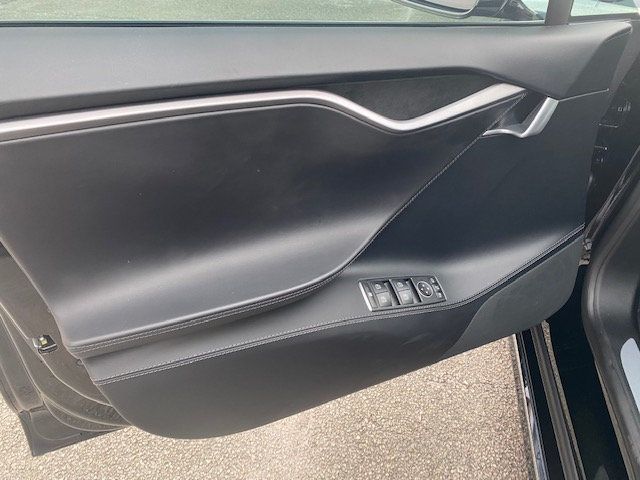 2020 Tesla Model S  - 21909040 - 6