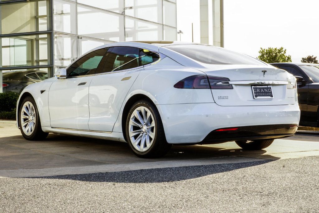 Tesla Model S photo 11