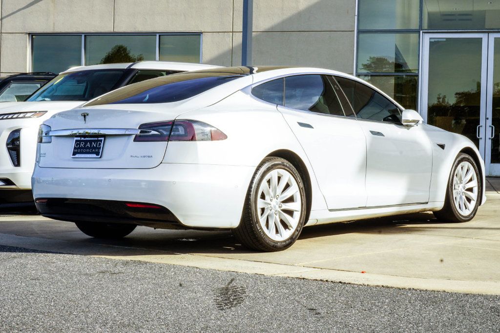 Tesla Model S photo 13