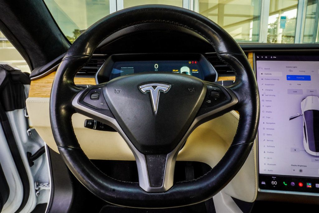 Tesla Model S photo 16