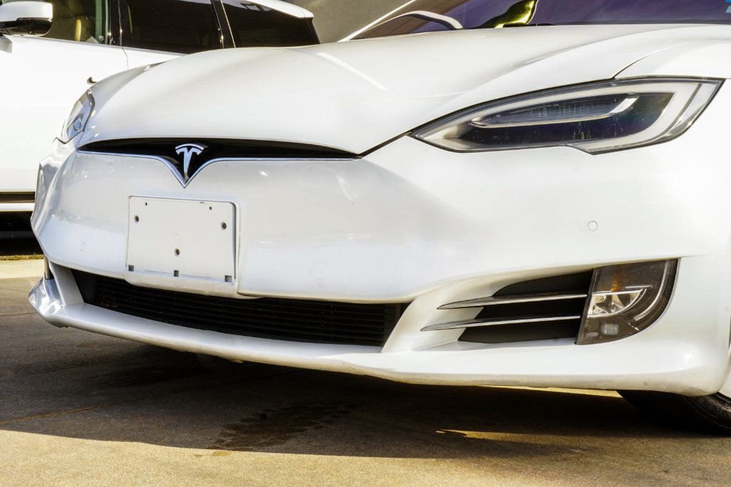 Tesla Model S photo 2