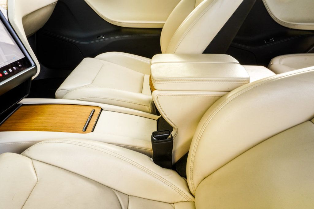 Tesla Model S photo 21