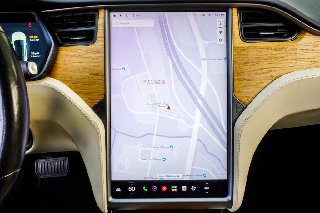 Tesla Model S photo 24
