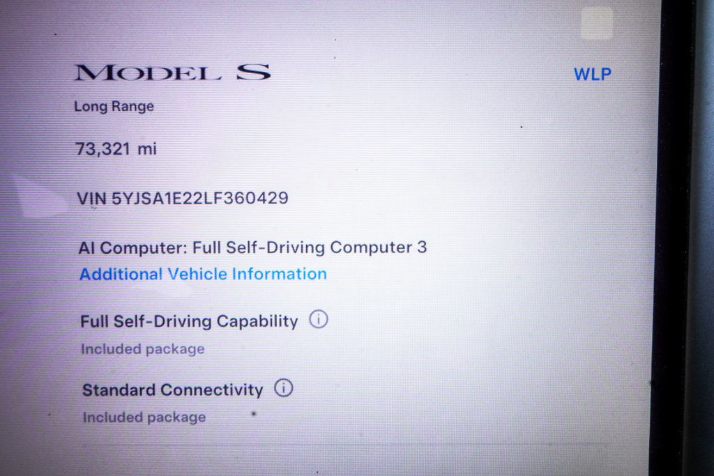 Tesla Model S photo 28