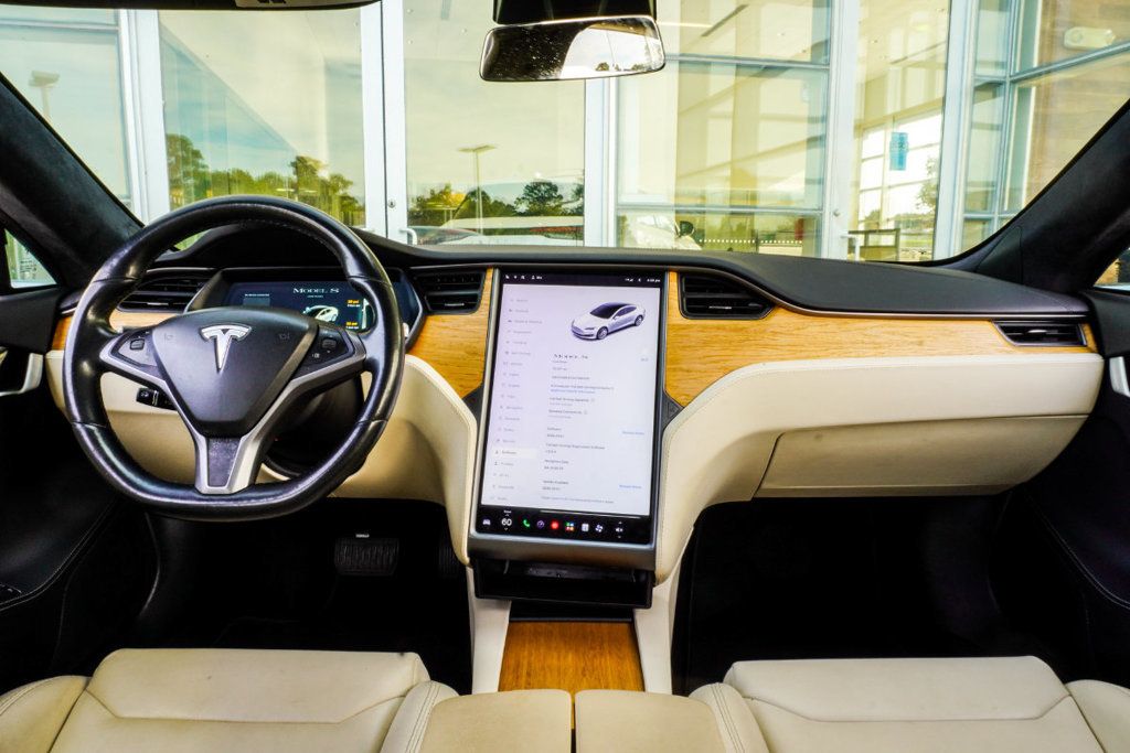 Tesla Model S photo 6