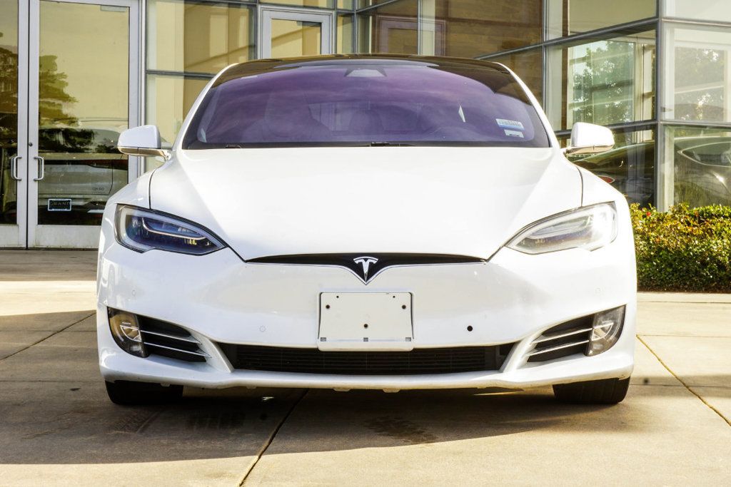 Tesla Model S photo 8