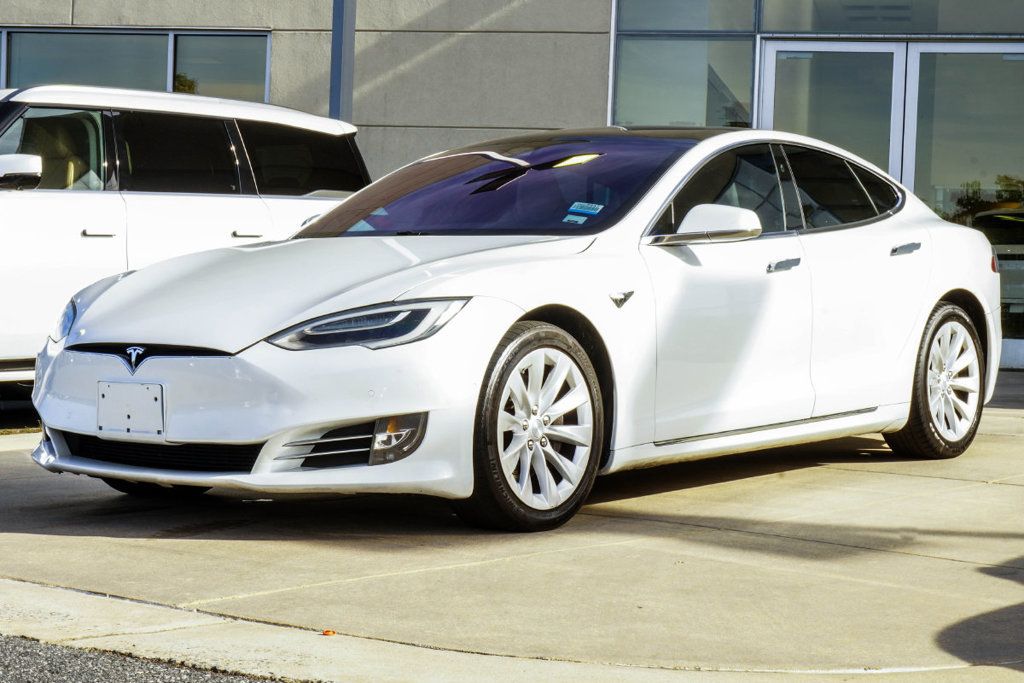 Tesla Model S photo 9