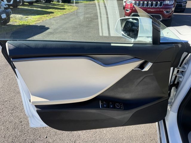 2020 Tesla Model S Long Range AWD *Ltd Avail* w/ Cream Premium Seat Trim & Oak Wood - 23091785 - 8