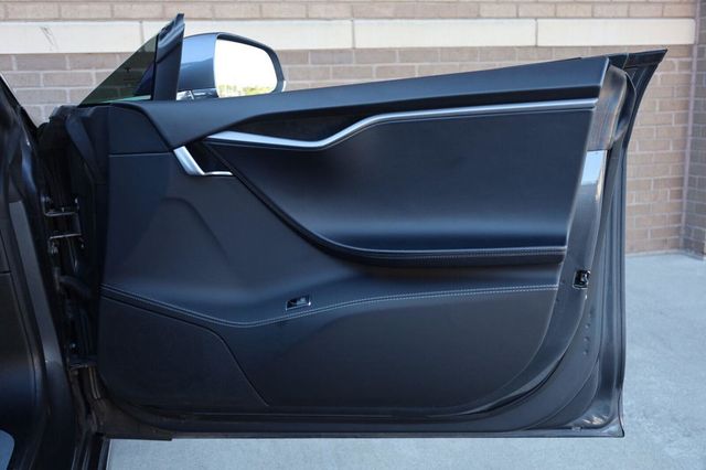 2020 Tesla Model S Long Range Plus - 23099257 - 24
