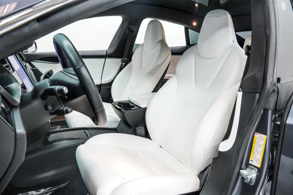 Tesla Model S photo 16