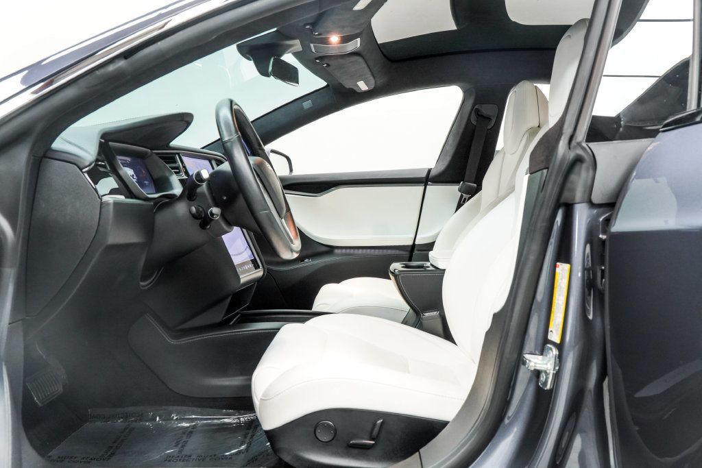 Tesla Model S photo 17