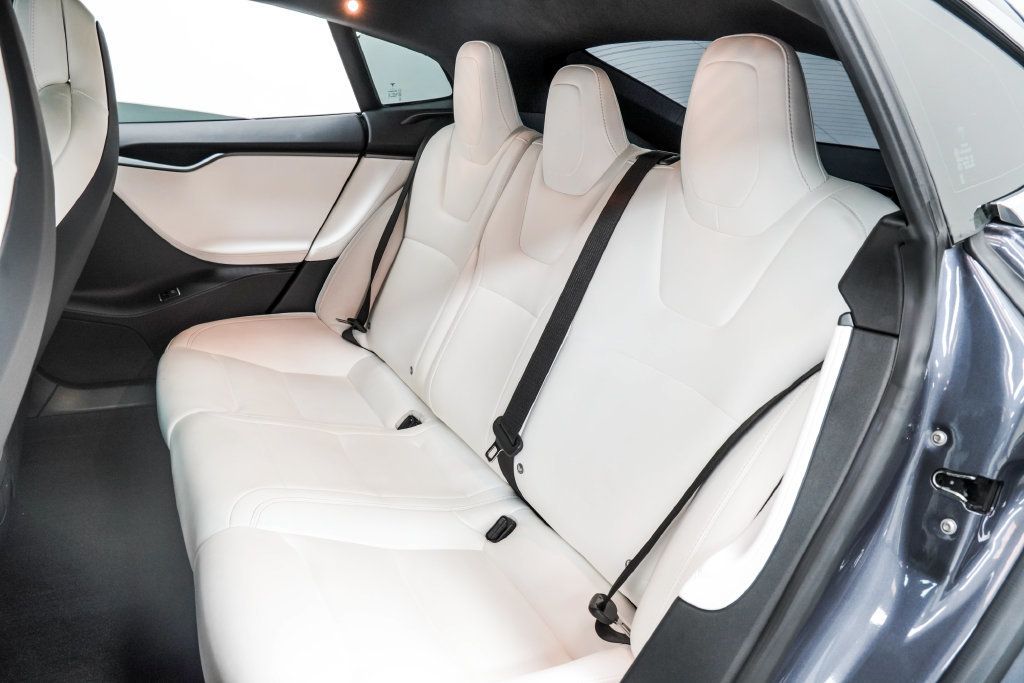 Tesla Model S photo 18