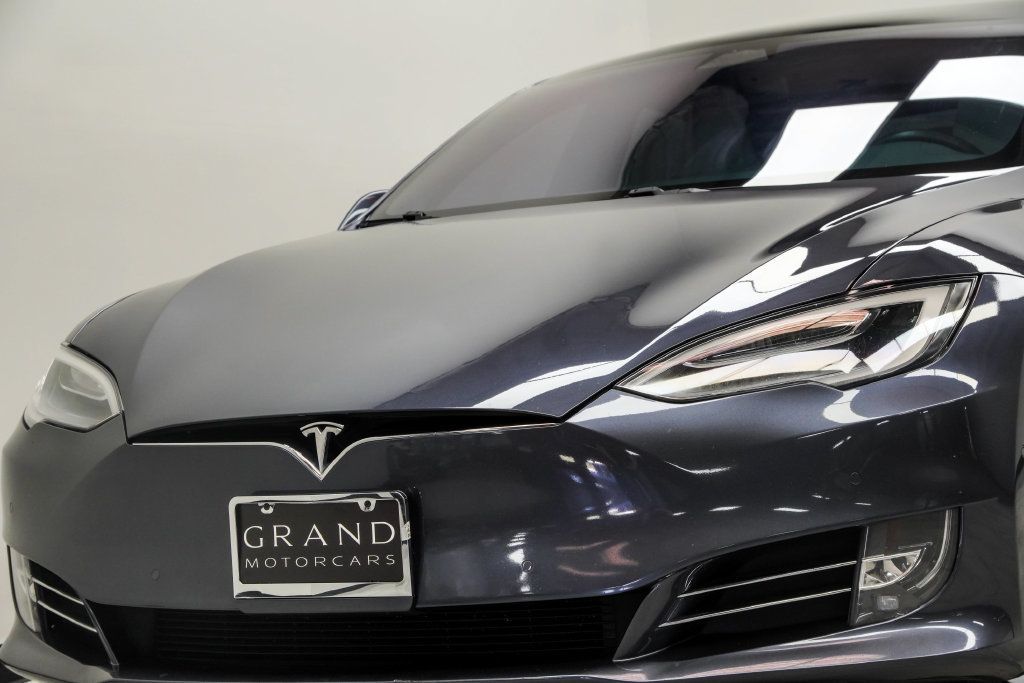 Tesla Model S photo 2