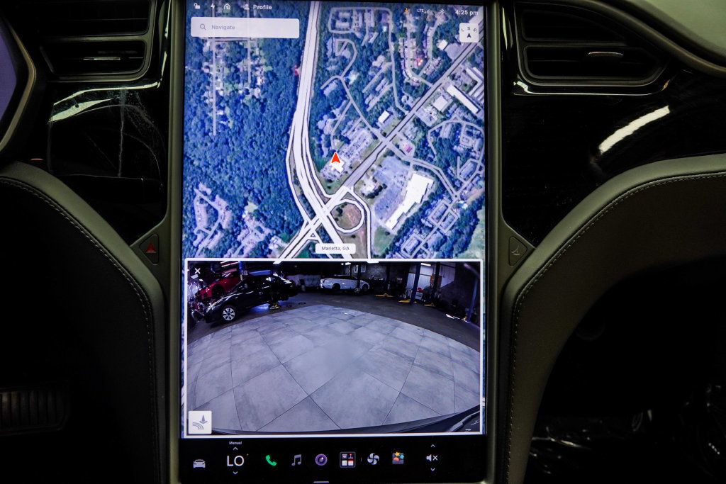 Tesla Model S photo 27