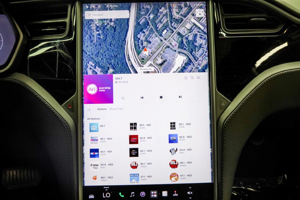 Tesla Model S photo 31