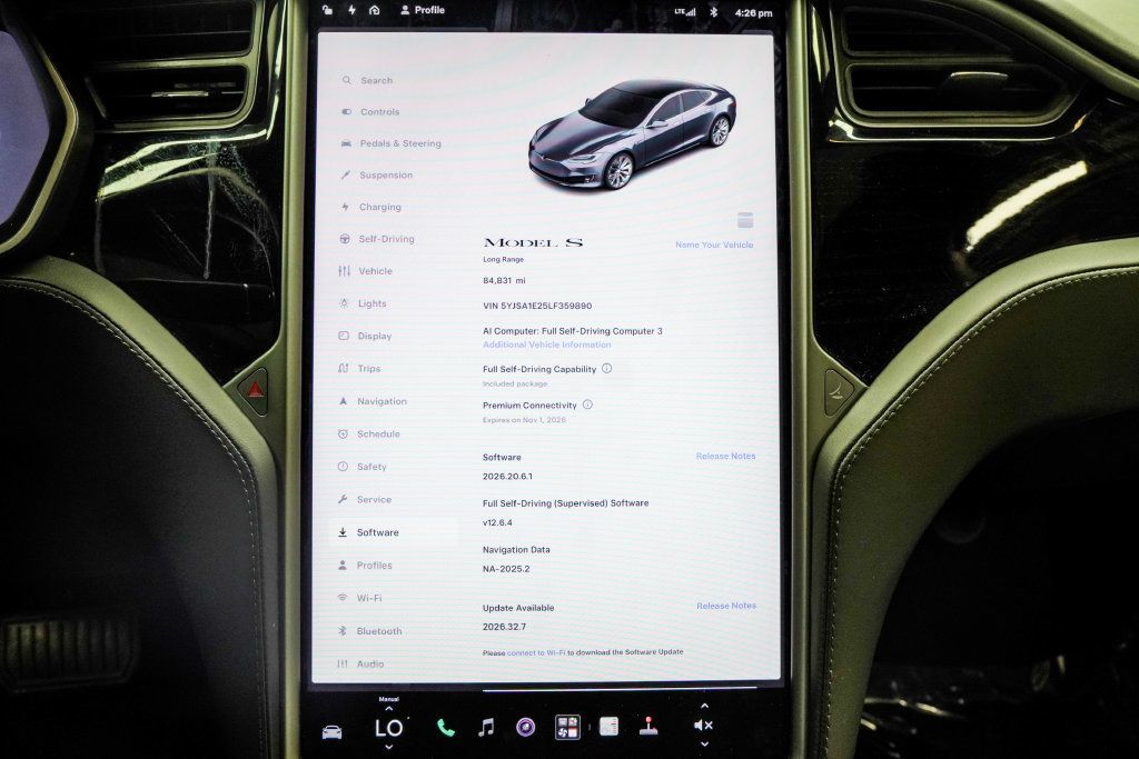 Tesla Model S photo 32