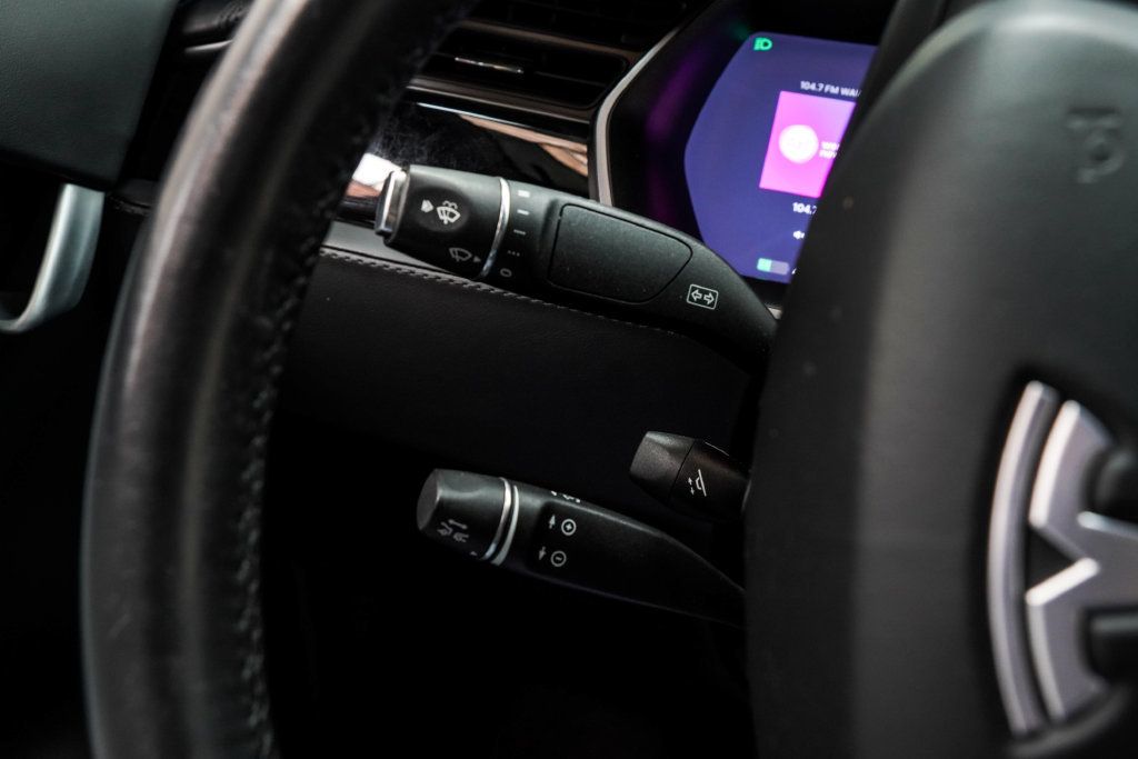 Tesla Model S photo 36